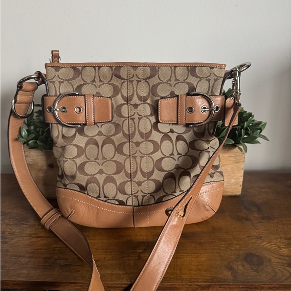 Coach monogram crossbody bag - Picture 1 of 16